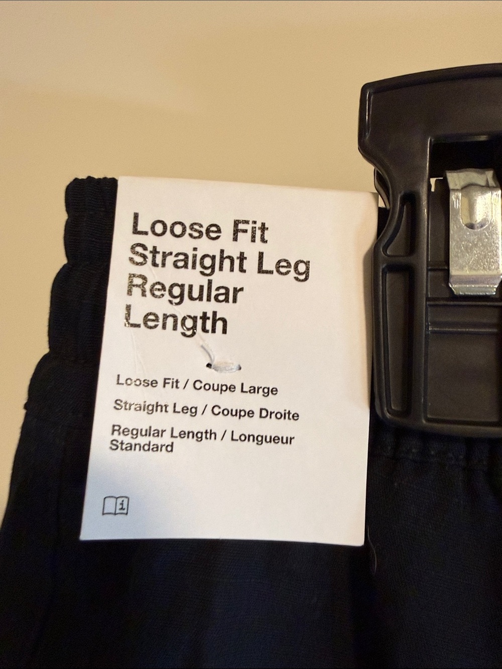 Nike Black Men's Cargo Pants with White Swoosh - Picture 7 of 7